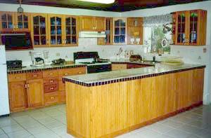 Solid oak kitchen, fully equipped
